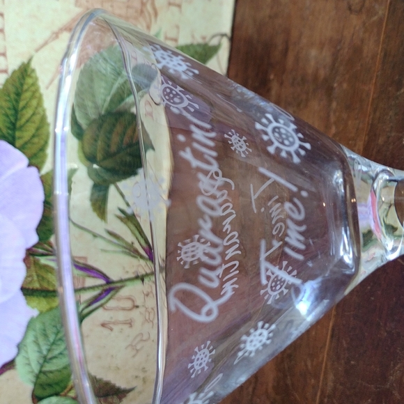MARY DANKO WILLIAMS CUSTOM MARTINI GLASS QUARANTINE TIME I SURVIVED COVID-19 - Picture 6 of 8